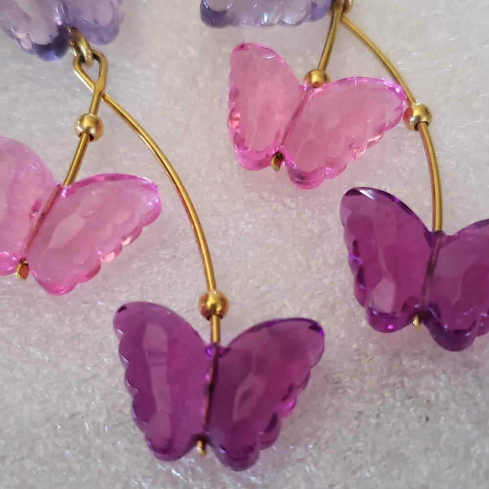 Butterfly 🦋 earrings - Picture 2 of 2